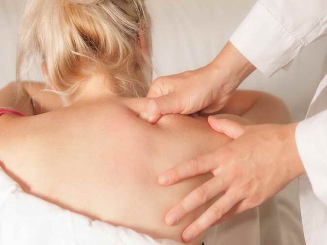 Masaxe con osteocondrose torácica