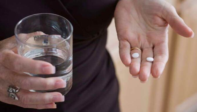 Recepción de pastillas para a osteocondrose torácica