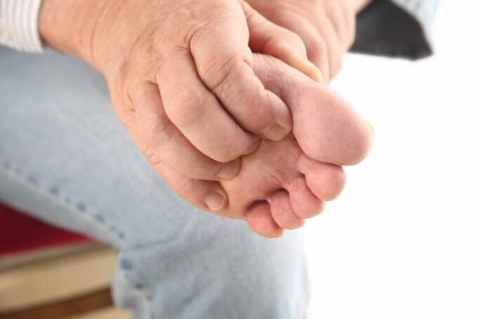 picazón no pé con osteocondrose torácica